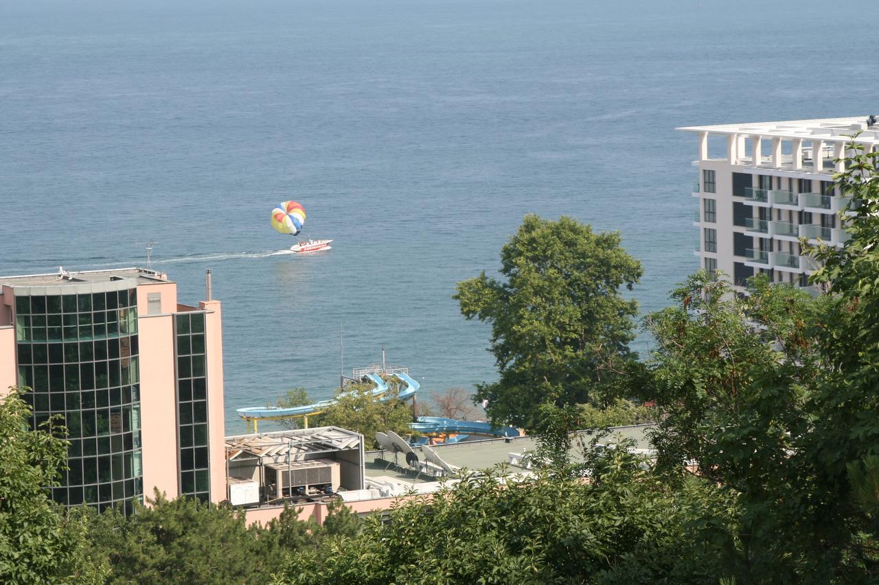 Twin Room with Balcony and Sea View
